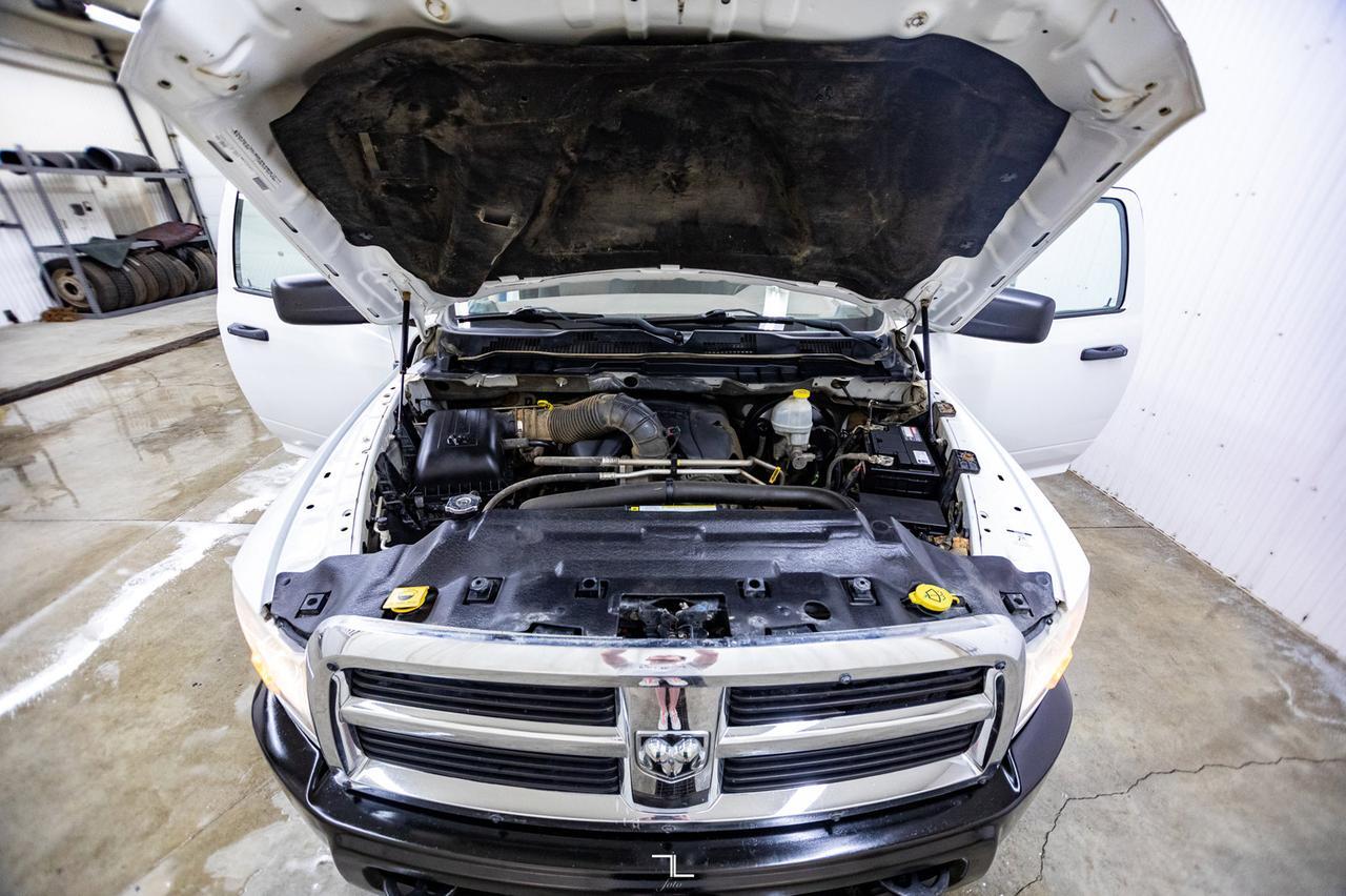 2011 Ram 2500 4x4 Reg Cab ST Longbox Power Lift Tailgate Red Deer AB