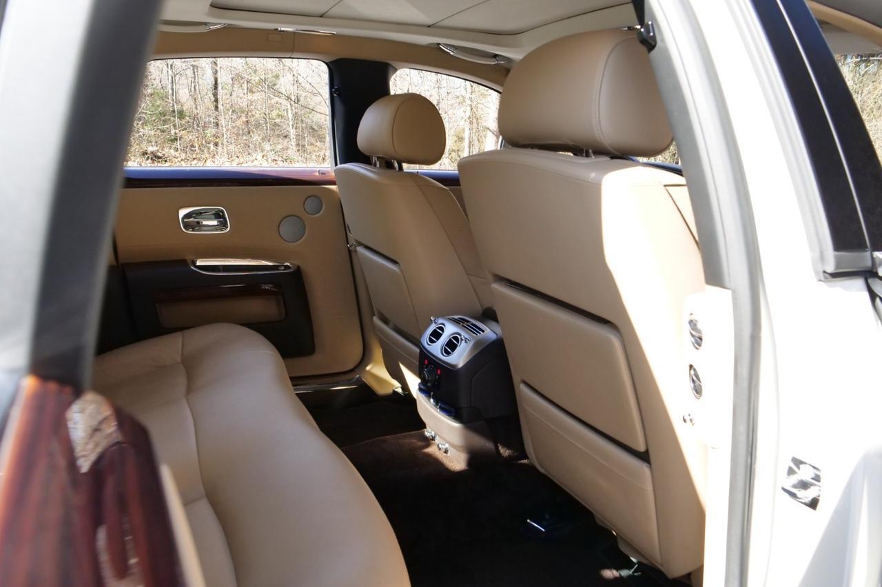 2011 Rolls-Royce Ghost / Massage Seats / V12 / Extended Leather / Picnic Tables! Lincolnton NC