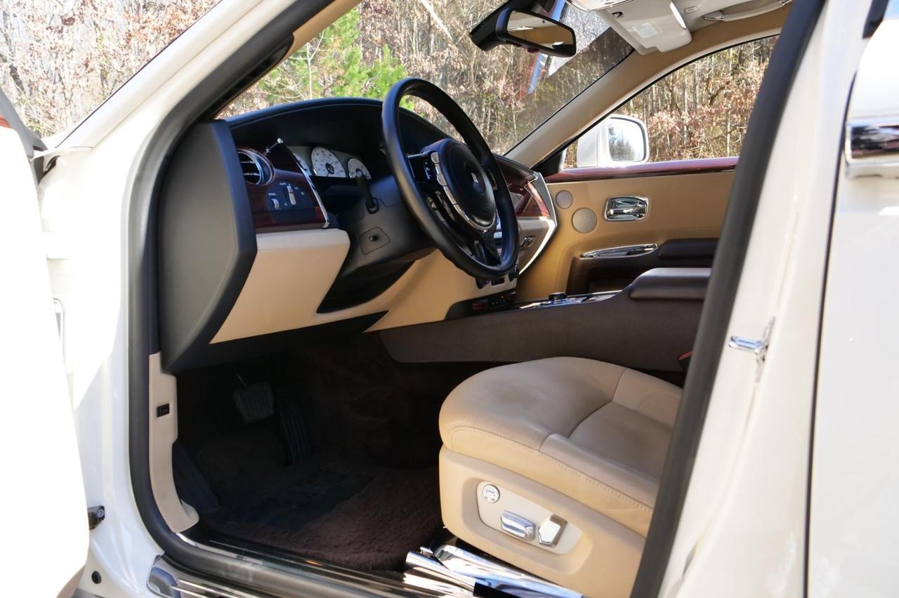 2011 Rolls-Royce Ghost / Massage Seats / V12 / Extended Leather / Picnic Tables! Lincolnton NC