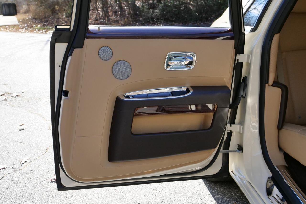 2011 Rolls-Royce Ghost / Massage Seats / V12 / Extended Leather / Picnic Tables! Lincolnton NC