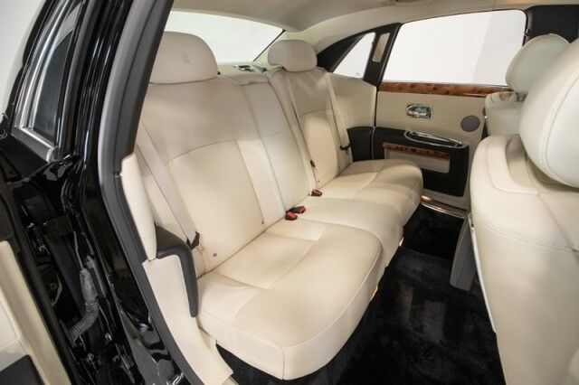 2011 Rolls-Royce Ghost ($315 ,050 MSRP!!) *ONLY 2200 MILES SINCE NEW* *1-OWNER SINCE NEW* *BIG OPTION LIST* San Diego CA