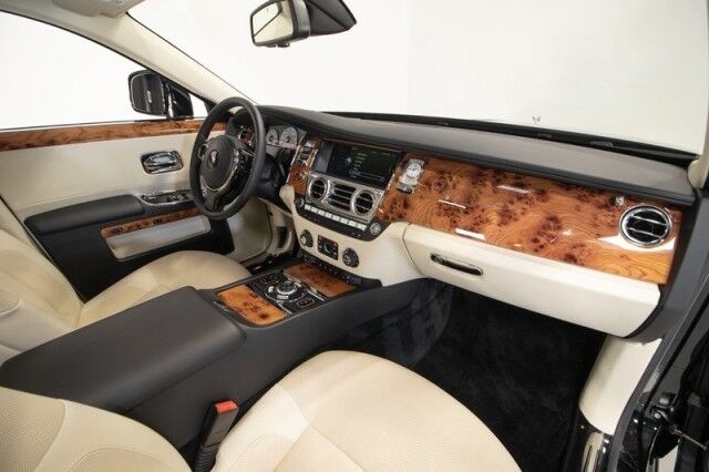 2011 Rolls-Royce Ghost ($315 ,050 MSRP!!) *ONLY 2200 MILES SINCE NEW* *1-OWNER SINCE NEW* *BIG OPTION LIST* San Diego CA