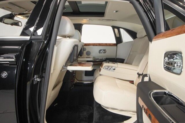 2011 Rolls-Royce Ghost ($315 ,050 MSRP!!) *ONLY 2200 MILES SINCE NEW* *1-OWNER SINCE NEW* *BIG OPTION LIST* San Diego CA