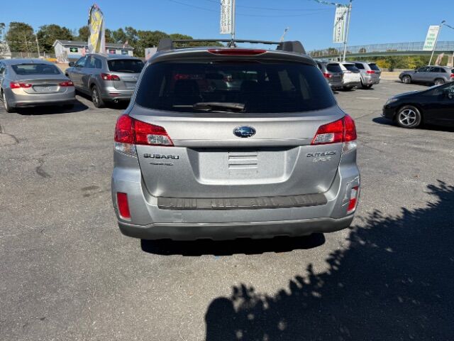 2011 Subaru Outback 2.5i Limited East Islip NY