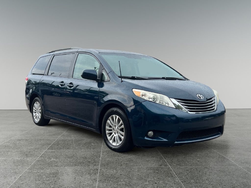 2011 TOYOTA SIENNA XLE Toledo OH