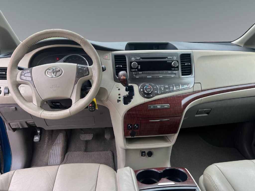 2011 TOYOTA SIENNA XLE Toledo OH