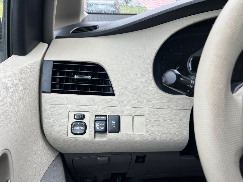2011 TOYOTA SIENNA XLE Toledo OH
