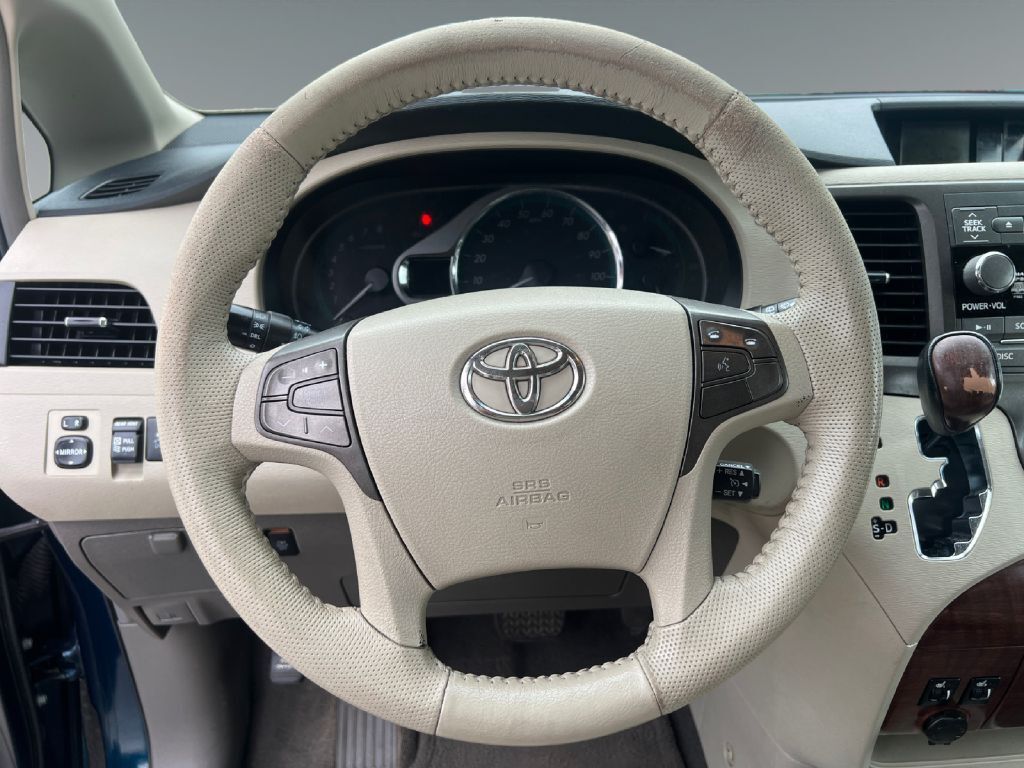 2011 TOYOTA SIENNA XLE Toledo OH