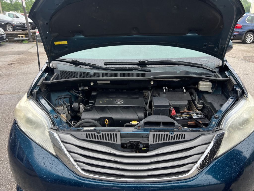 2011 TOYOTA SIENNA XLE Toledo OH