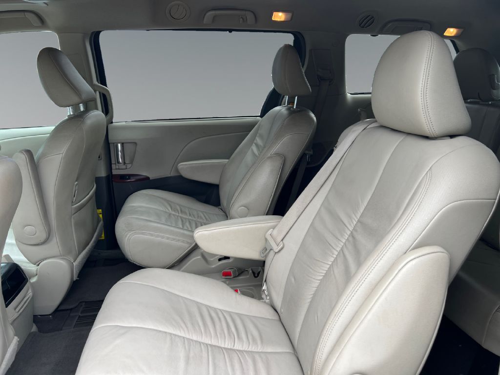 2011 TOYOTA SIENNA XLE Toledo OH