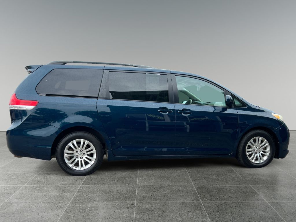 2011 TOYOTA SIENNA XLE Toledo OH