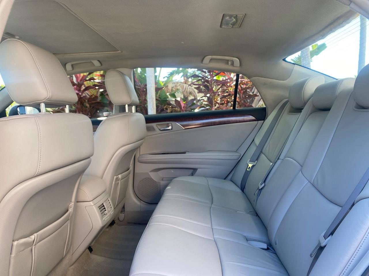 2011 Toyota Avalon LOW MILES 75,626 40 SERVICES Pompano Beach FL