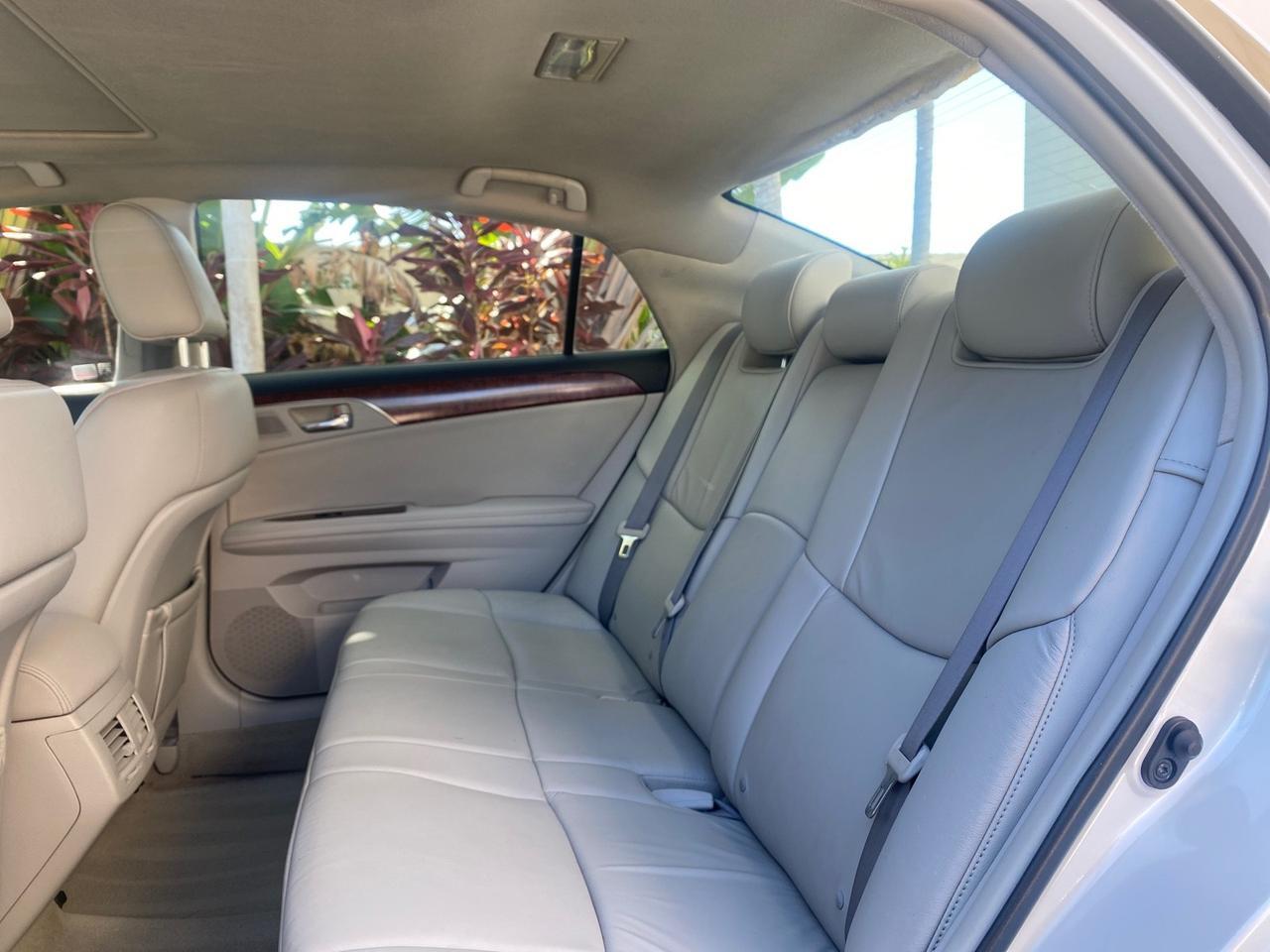 2011 Toyota Avalon LOW MILES 75,626 40 SERVICES Pompano Beach FL