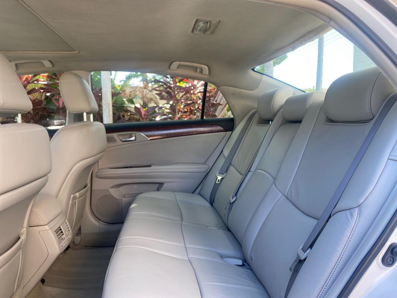 2011 Toyota Avalon LOW MILES 75,626 40 SERVICES Pompano Beach FL