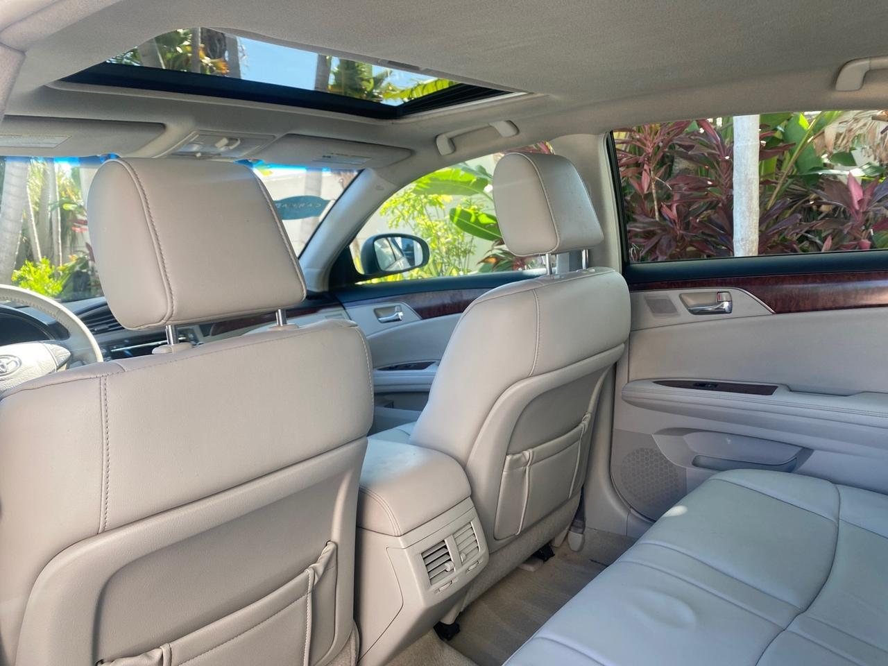 2011 Toyota Avalon LOW MILES 75,626 40 SERVICES Pompano Beach FL