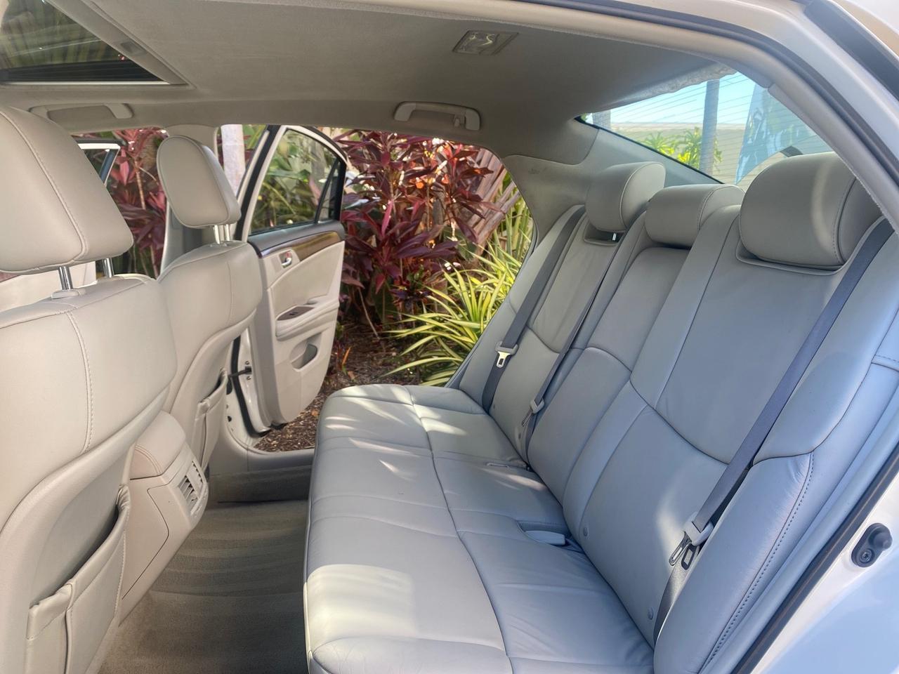 2011 Toyota Avalon LOW MILES 75,626 40 SERVICES Pompano Beach FL