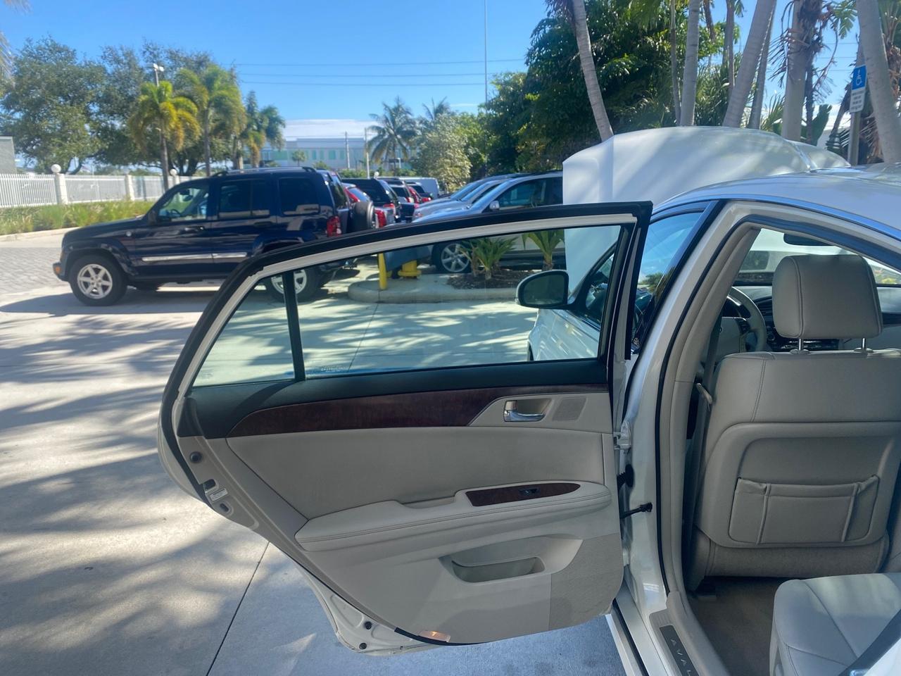 2011 Toyota Avalon LOW MILES 75,626 40 SERVICES Pompano Beach FL