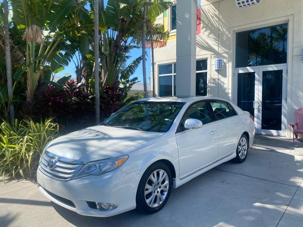 2011 Toyota Avalon LOW MILES 75,626 40 SERVICES Pompano Beach FL