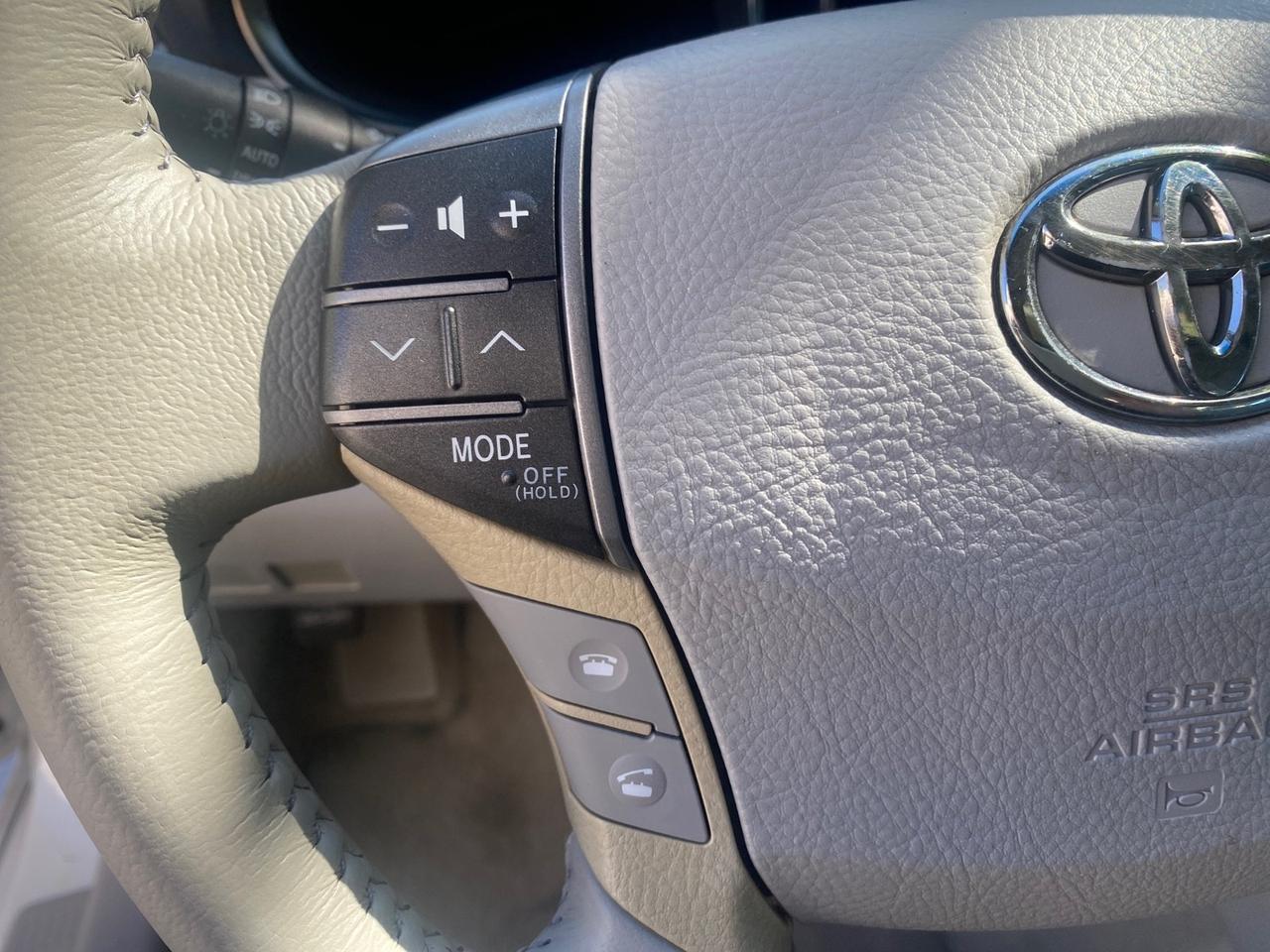 2011 Toyota Avalon LOW MILES 75,626 40 SERVICES Pompano Beach FL