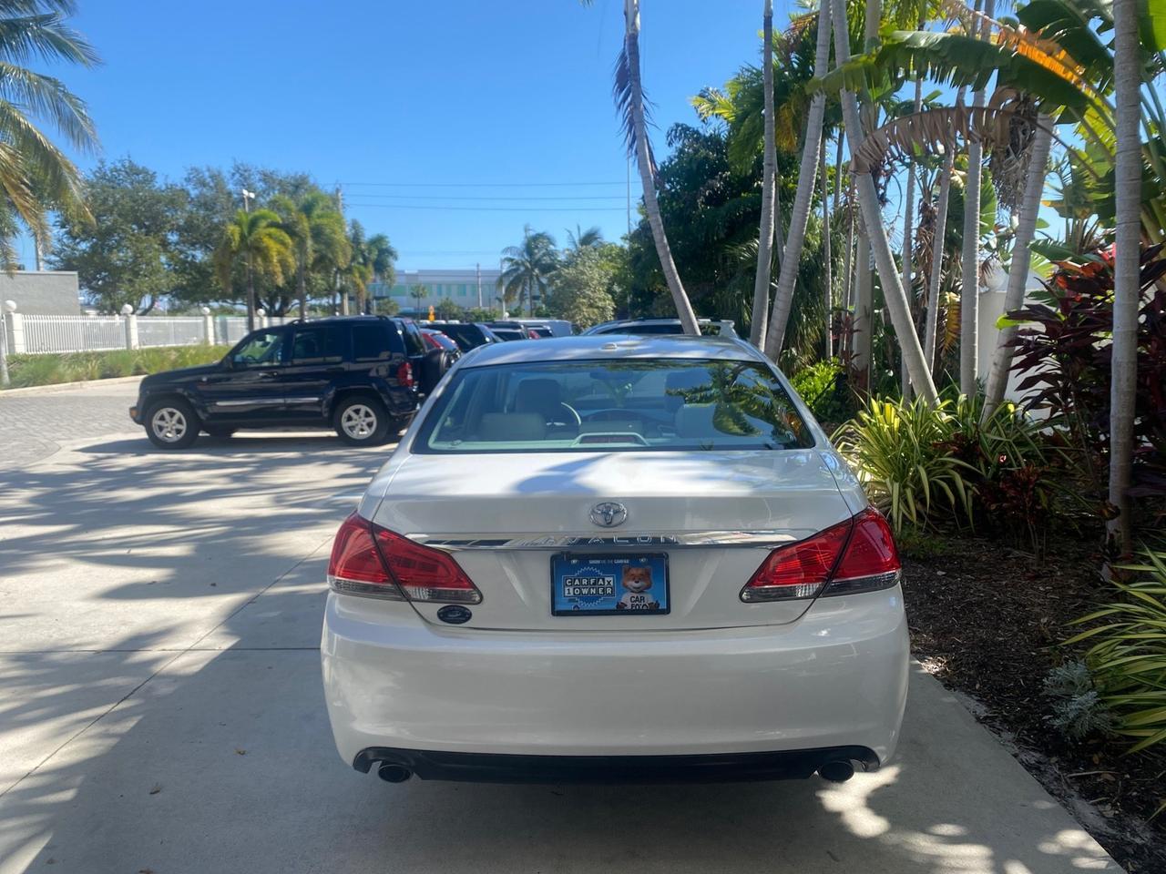 2011 Toyota Avalon LOW MILES 75,626 40 SERVICES Pompano Beach FL