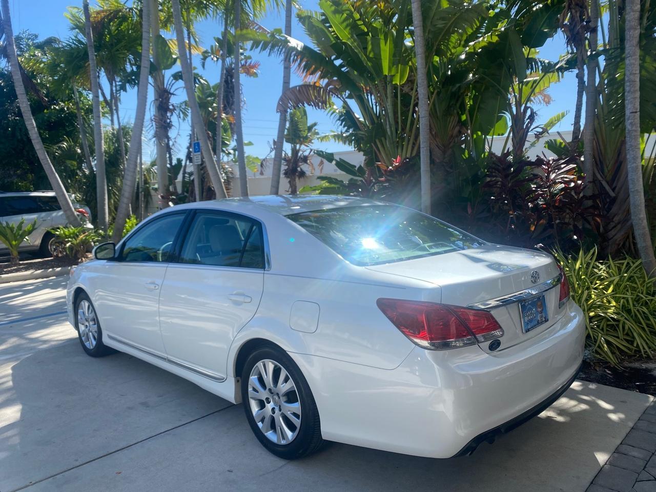 2011 Toyota Avalon LOW MILES 75,626 40 SERVICES Pompano Beach FL