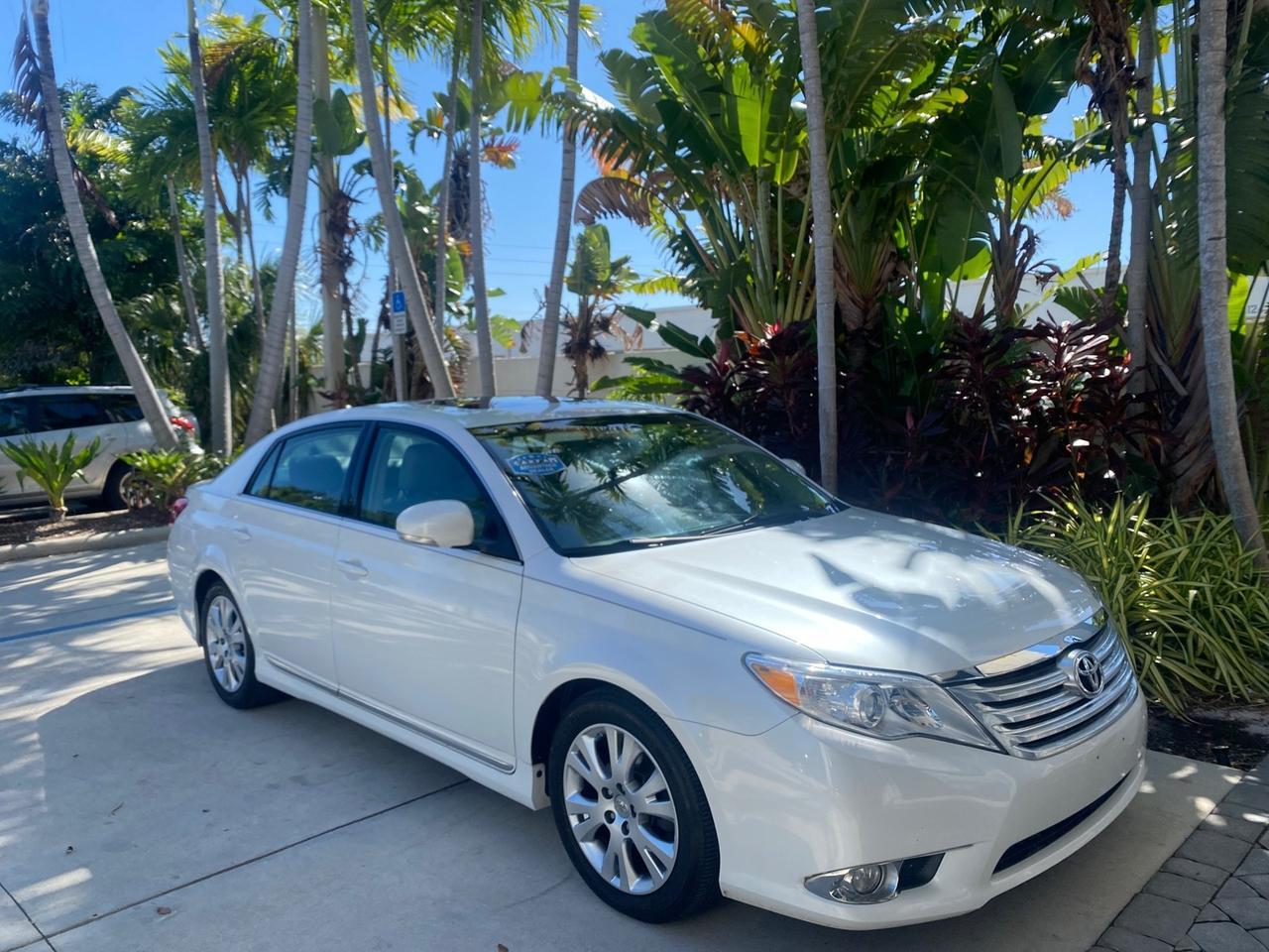 2011 Toyota Avalon LOW MILES 75,626 40 SERVICES Pompano Beach FL