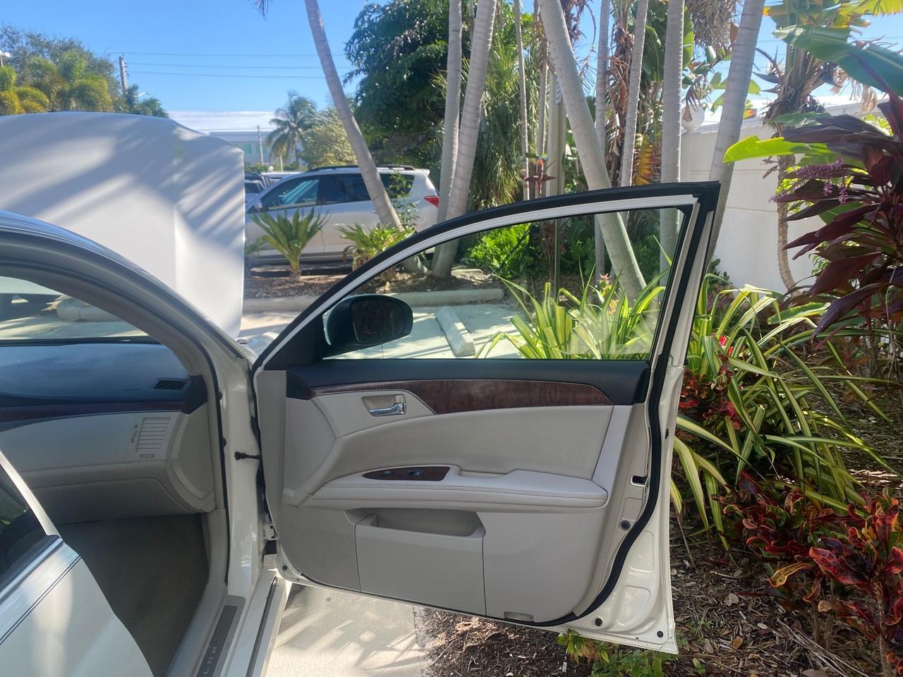 2011 Toyota Avalon LOW MILES 75,626 40 SERVICES Pompano Beach FL