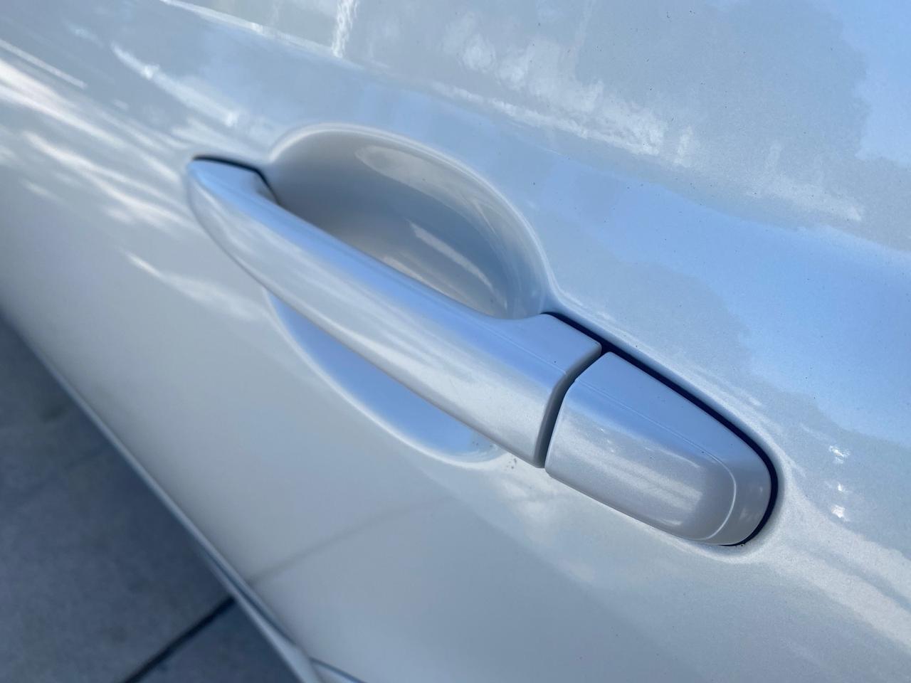 2011 Toyota Avalon LOW MILES 75,626 40 SERVICES Pompano Beach FL