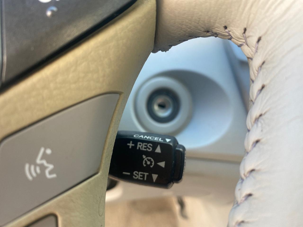 2011 Toyota Avalon LOW MILES 75,626 40 SERVICES Pompano Beach FL