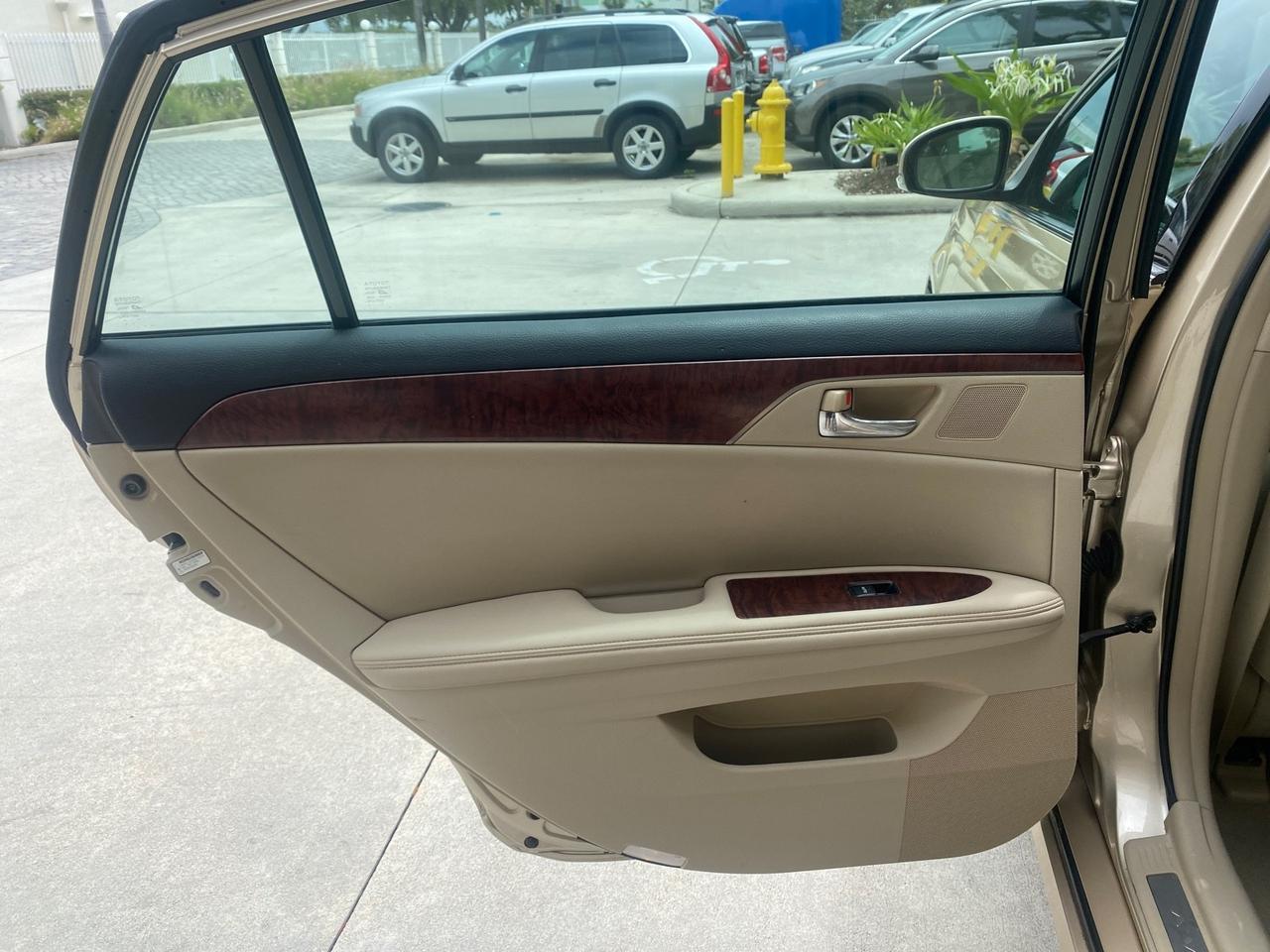 2011 Toyota Avalon Limited LEATHER LOADED SUNROOF Pompano Beach FL