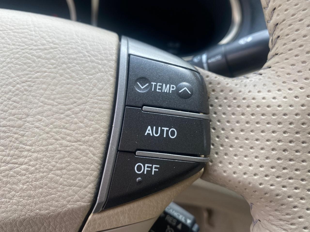 2011 Toyota Avalon Limited LEATHER LOADED SUNROOF Pompano Beach FL