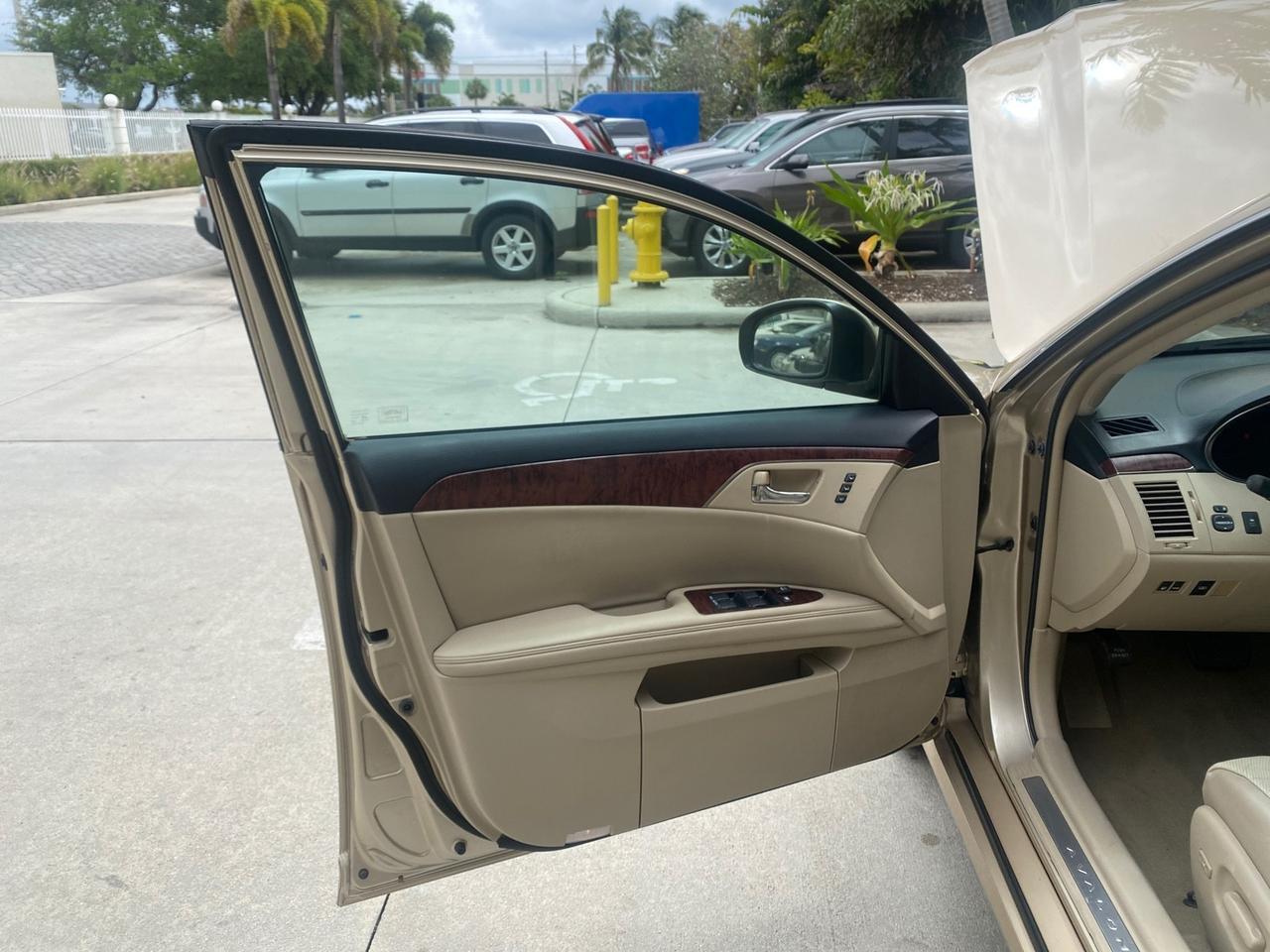 2011 Toyota Avalon Limited LEATHER LOADED SUNROOF Pompano Beach FL