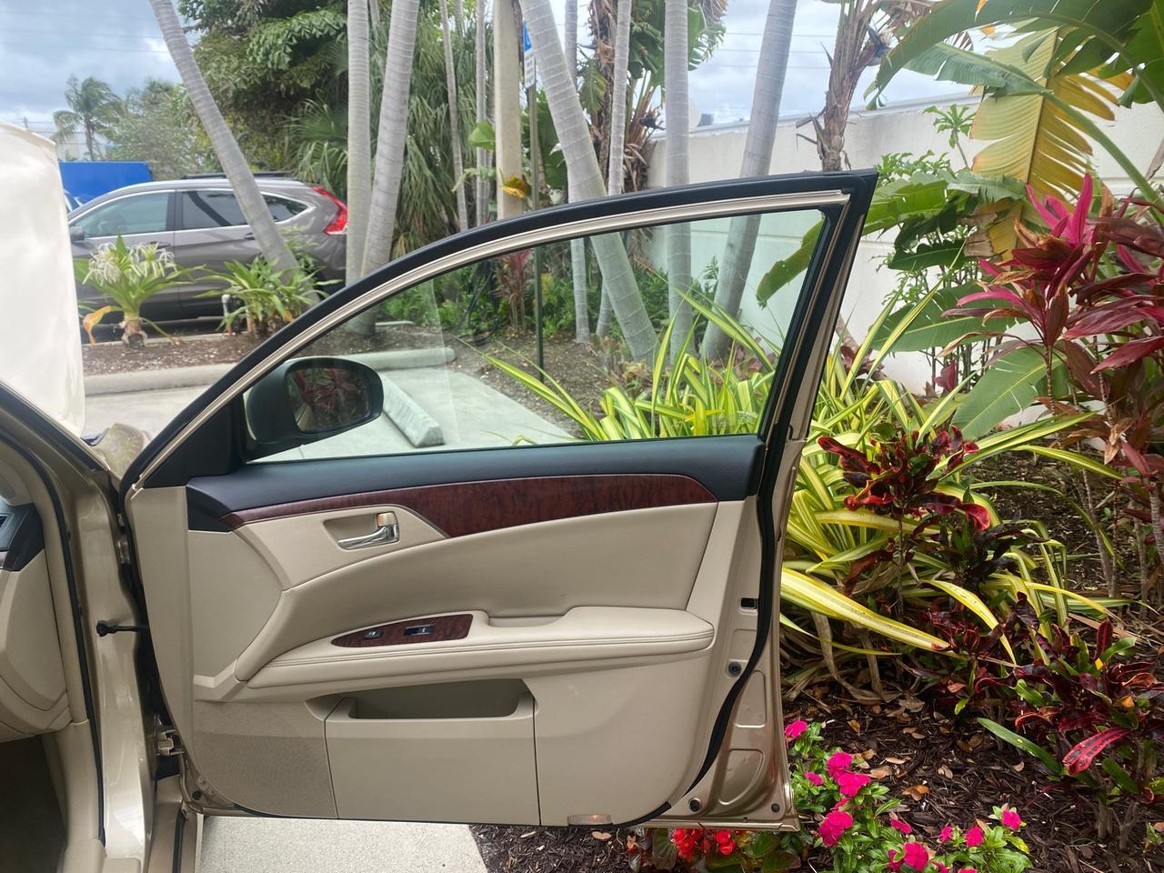 2011 Toyota Avalon Limited LEATHER LOADED SUNROOF Pompano Beach FL