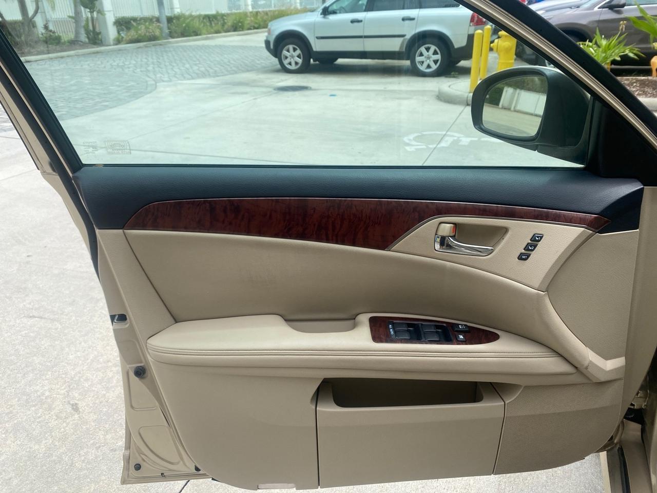 2011 Toyota Avalon Limited LEATHER LOADED SUNROOF Pompano Beach FL