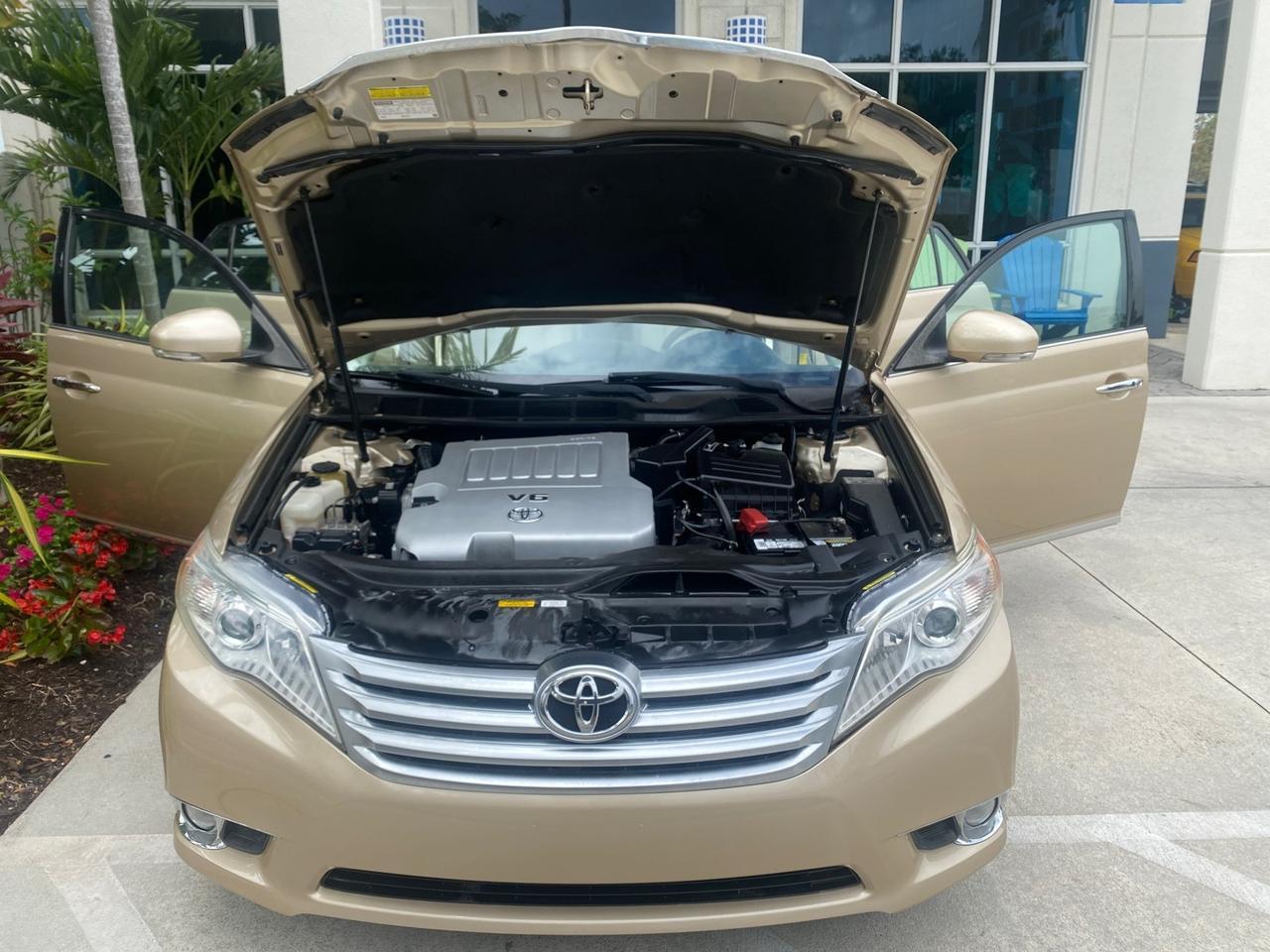 2011 Toyota Avalon Limited LEATHER LOADED SUNROOF Pompano Beach FL