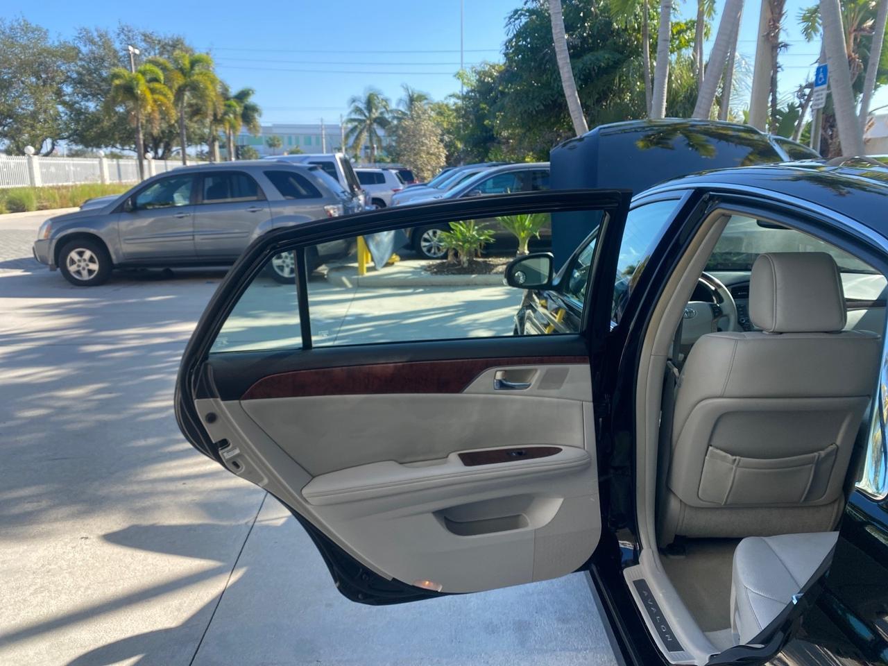 2011 Toyota Avalon Limited LOW MILES 80,879 Pompano Beach FL