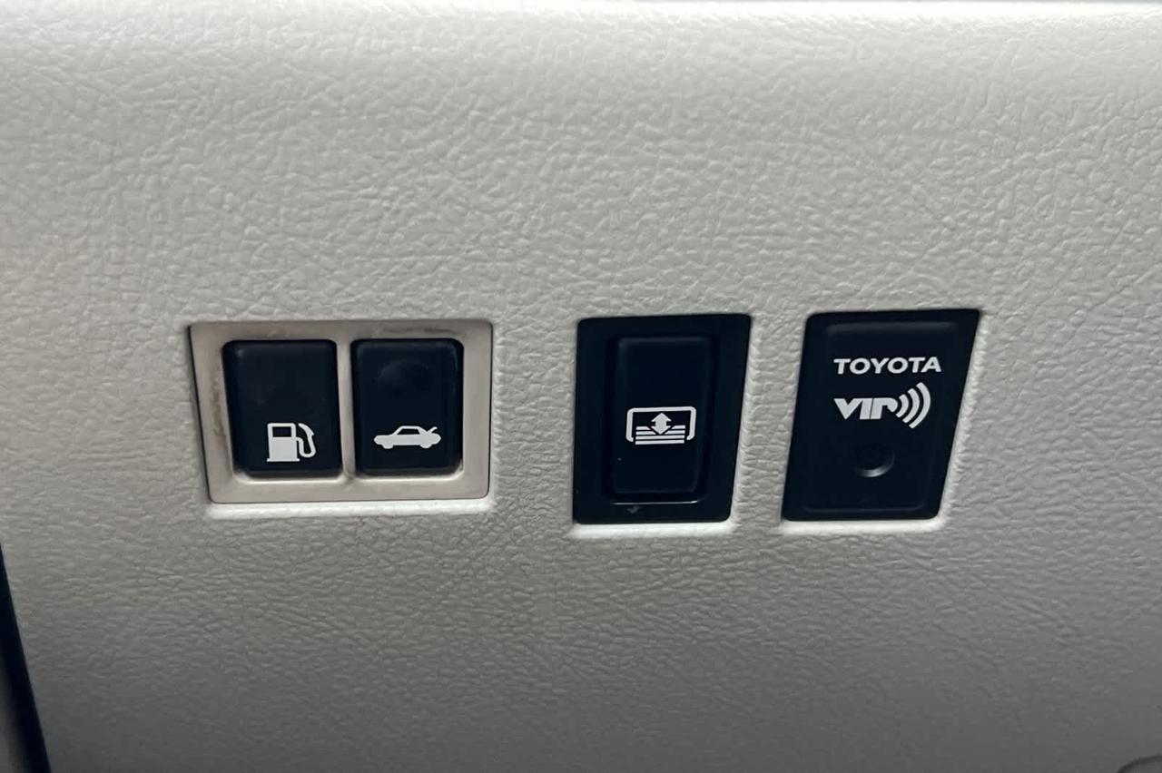 2011 Toyota Avalon Limited Roseville CA