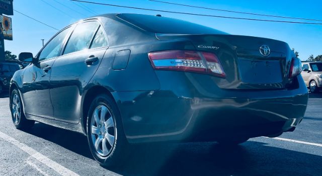 2011 Toyota Camry LE 6-Spd AT