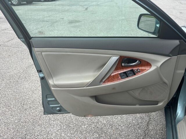 2011 Toyota Camry LE Cleveland OH