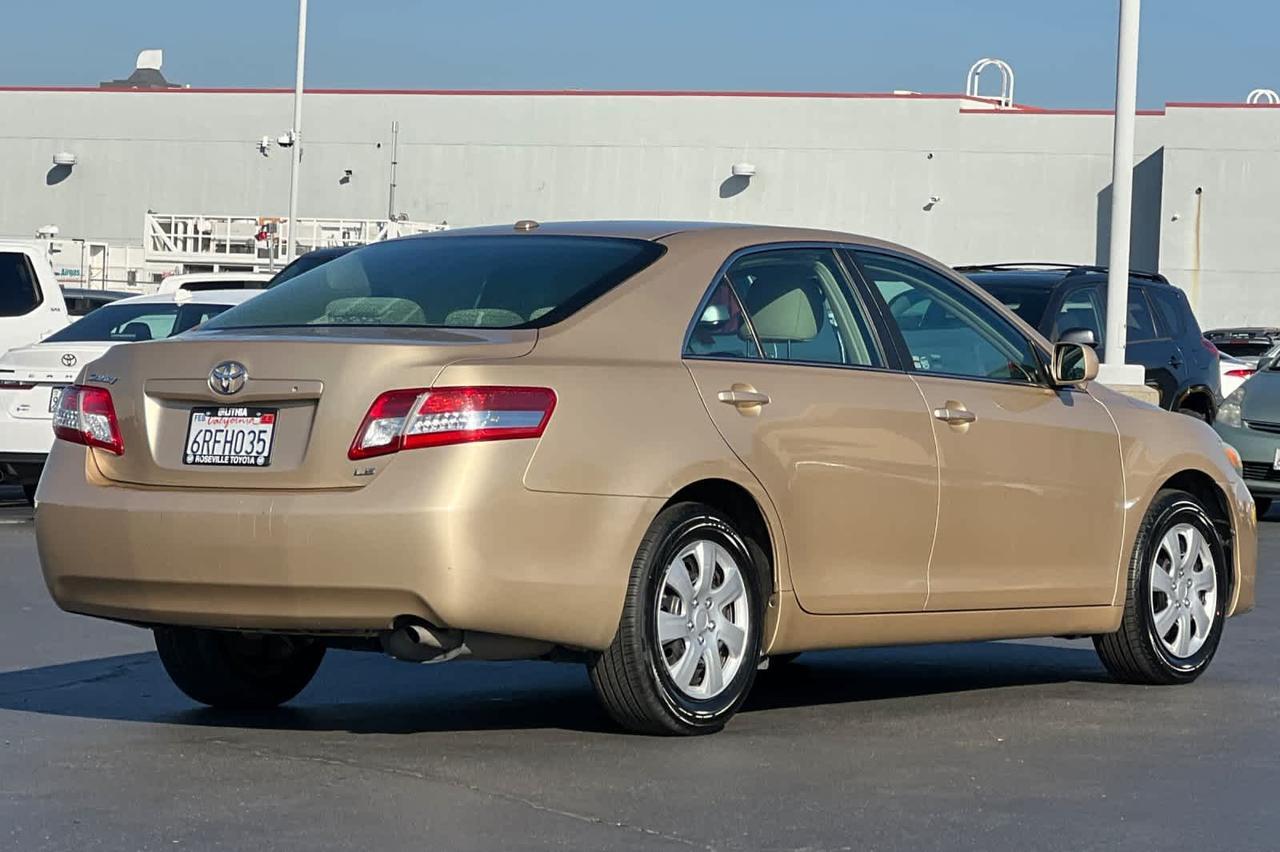 2011 Toyota Camry LE