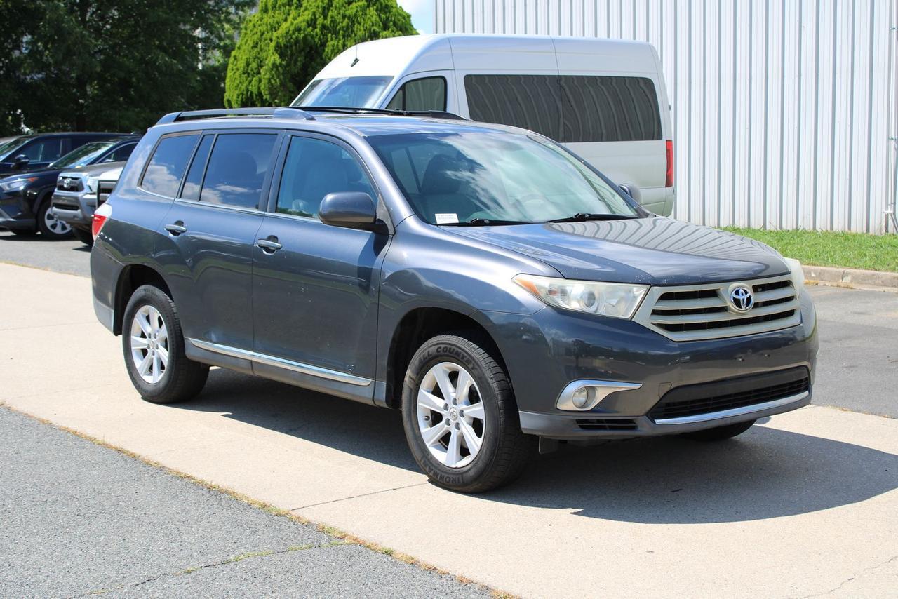 2011 Toyota Highlander SE