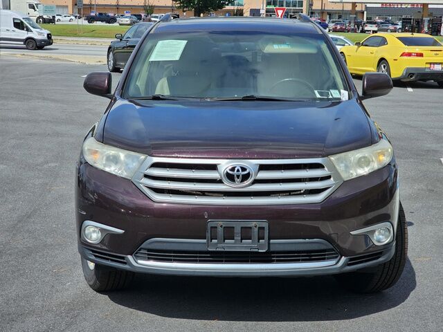 2011 Toyota Highlander V6  BASE