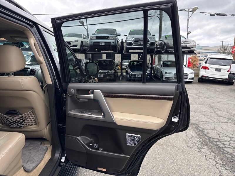 2011 Toyota Land Cruiser AWD/4WD w/ Upgrade Pkg Arlington VA