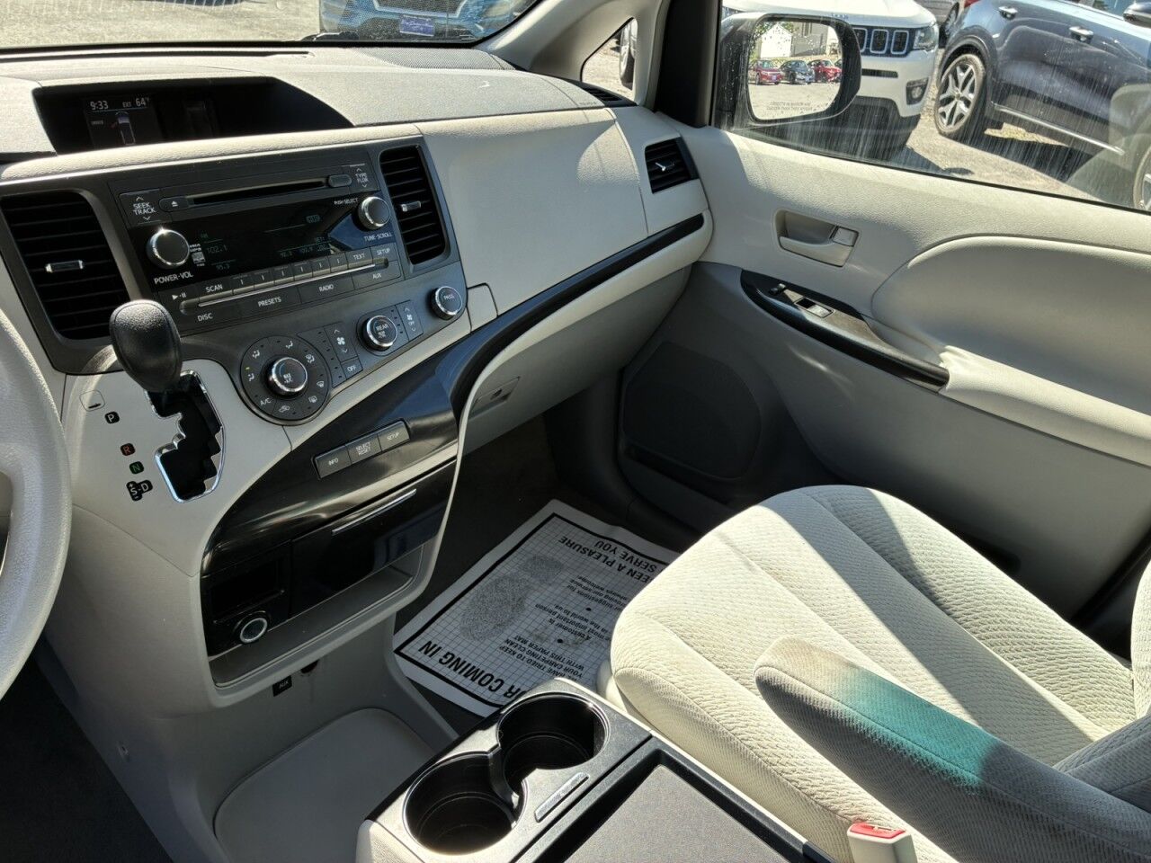 2011 Toyota Sienna LE AAS Charlton MA