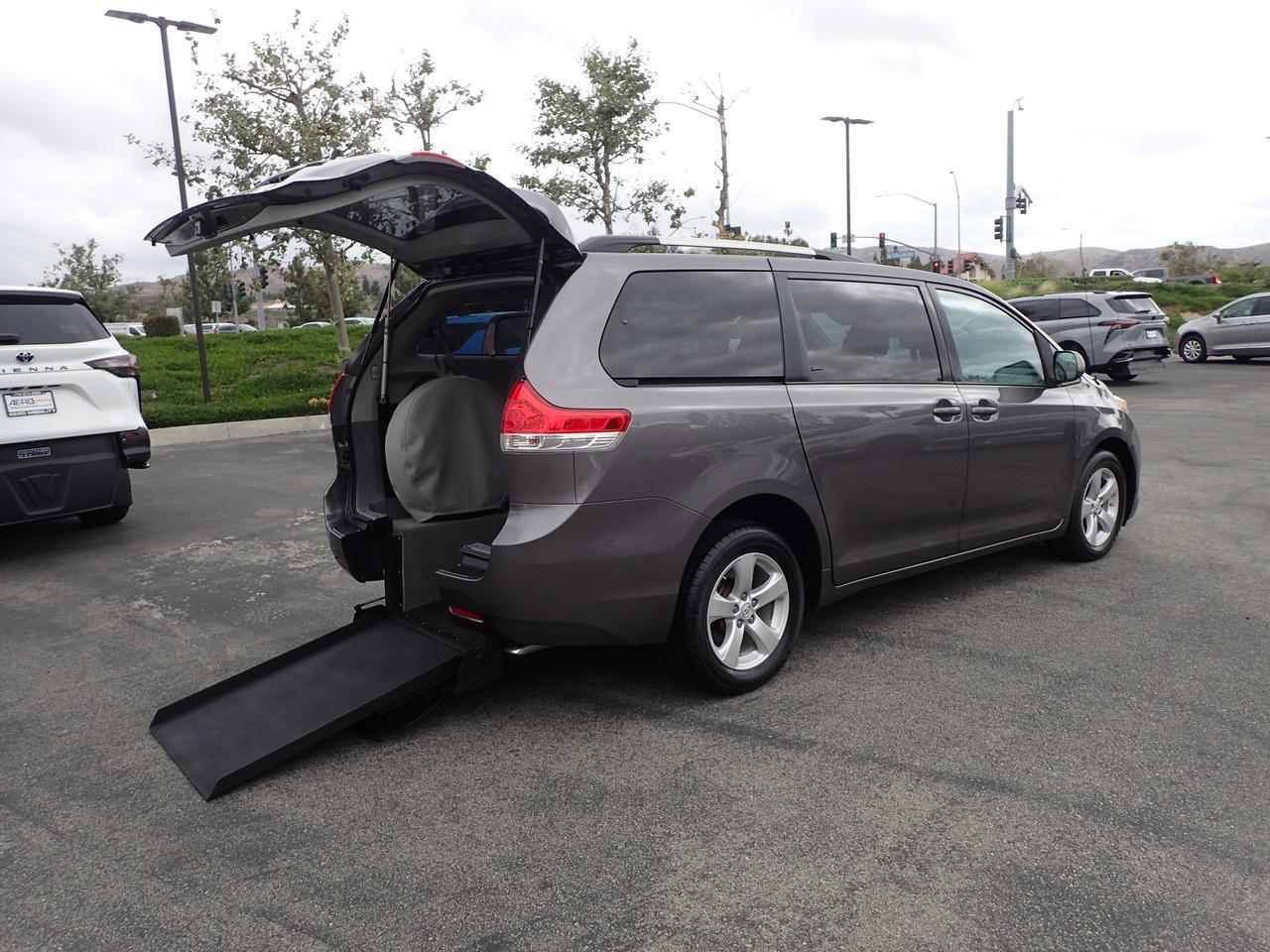 2011 Toyota Sienna LE