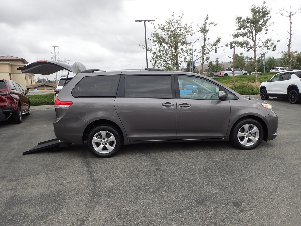 2011 Toyota Sienna LE