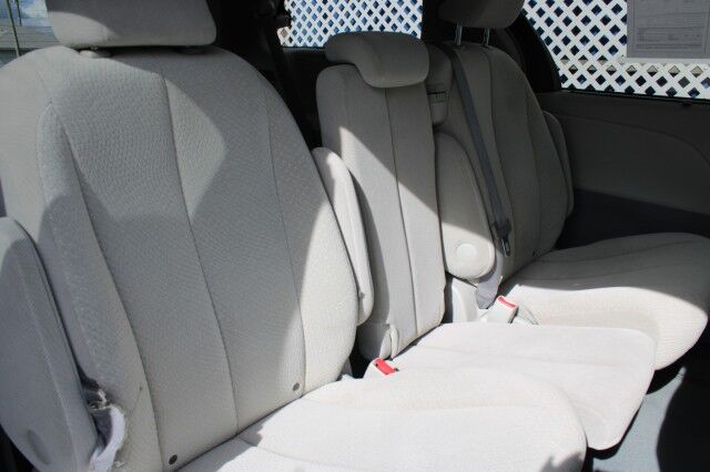 2011 Toyota Sienna LE Melbourne FL