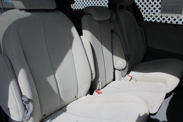 2011 Toyota Sienna LE Melbourne FL