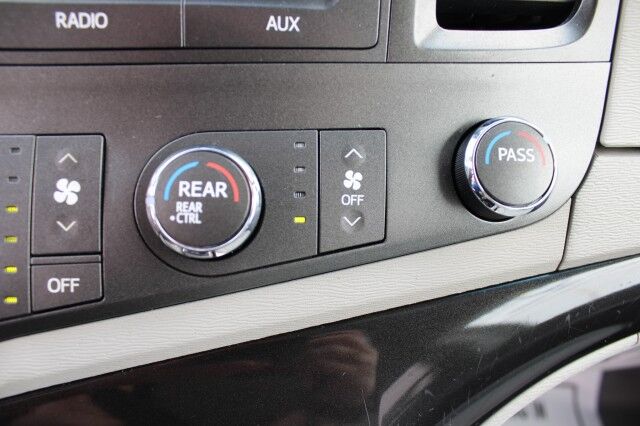 2011 Toyota Sienna LE Melbourne FL