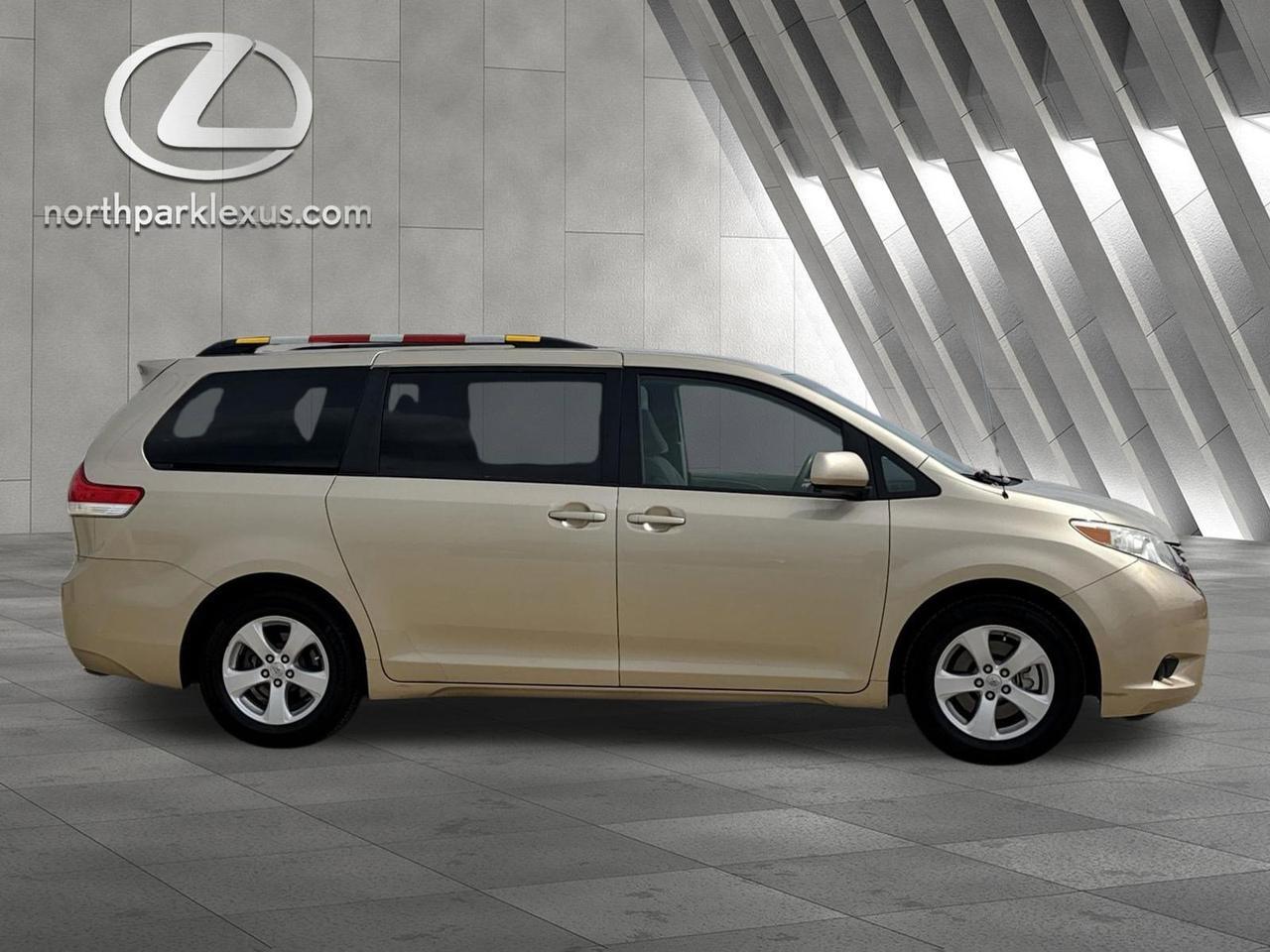 2011 Toyota Sienna LE